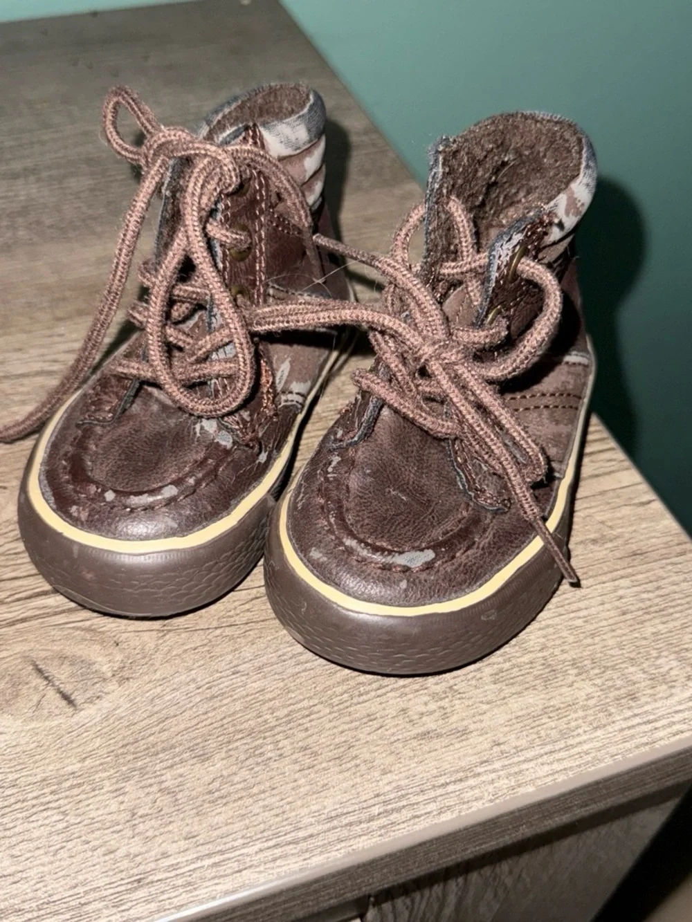 The Children’s place baby boots - size 4